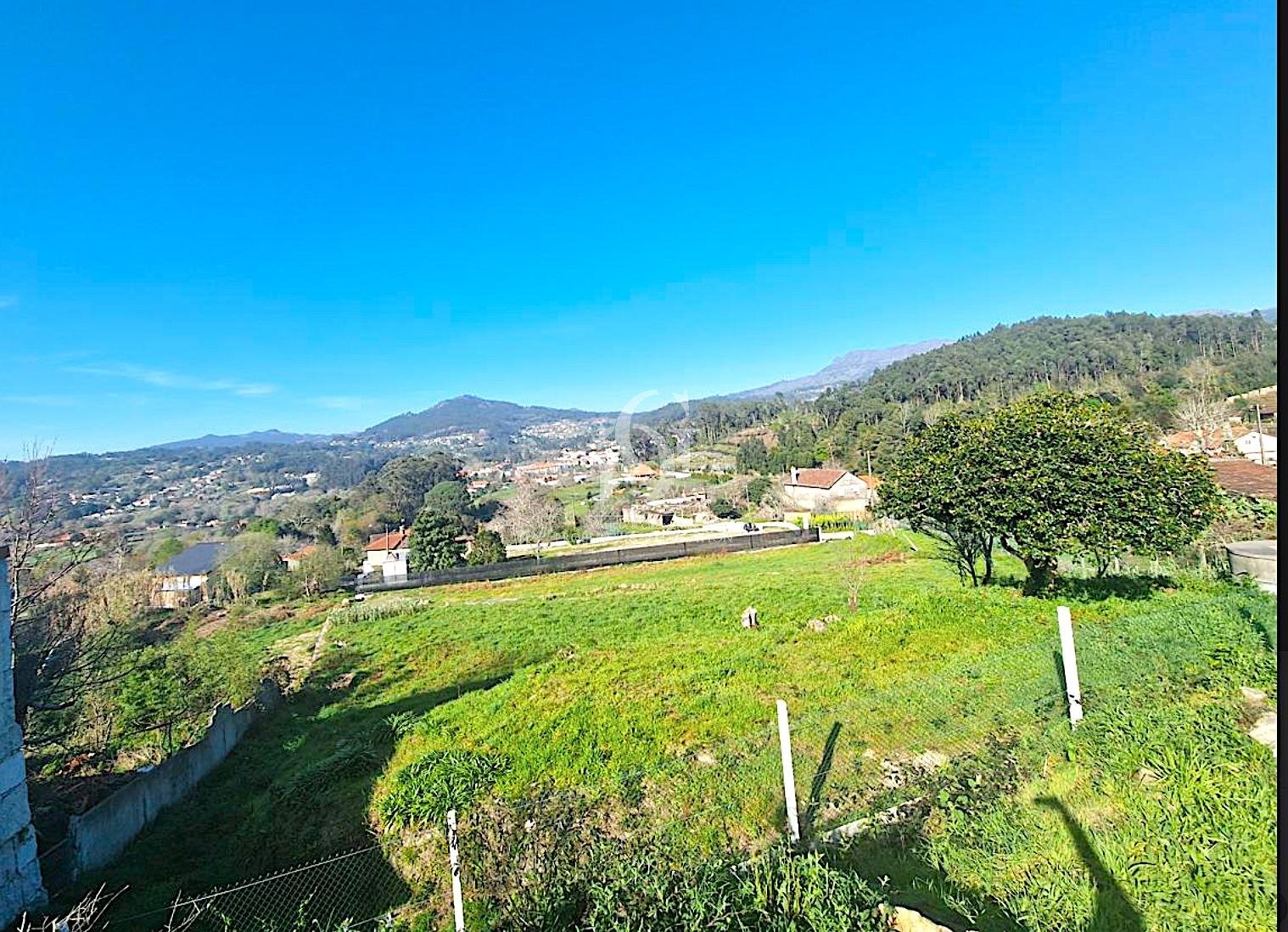 modern-home-to-finish-overlooking-beautiful-valley-of-gondomar