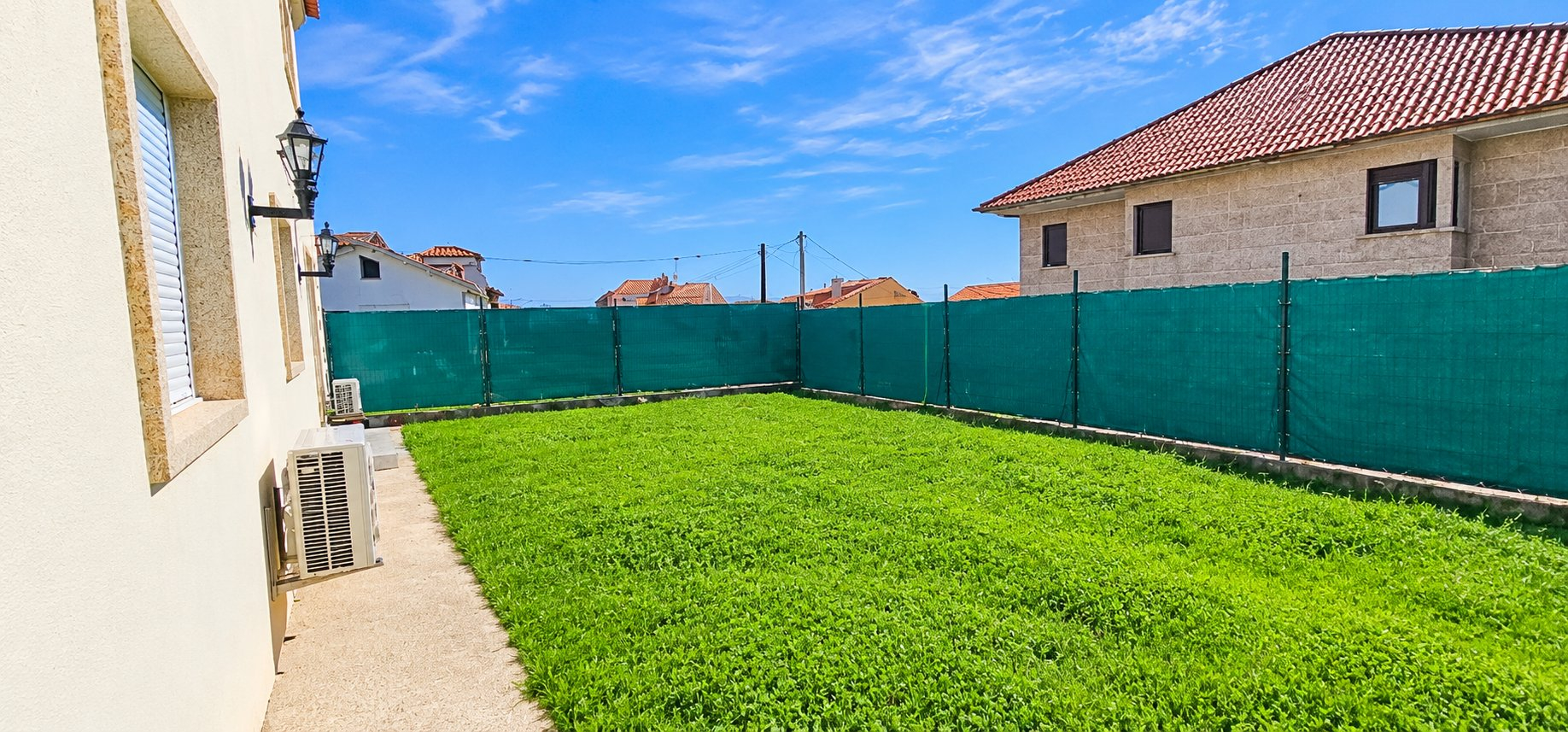 Furnished detached villa to rent in A Guarda